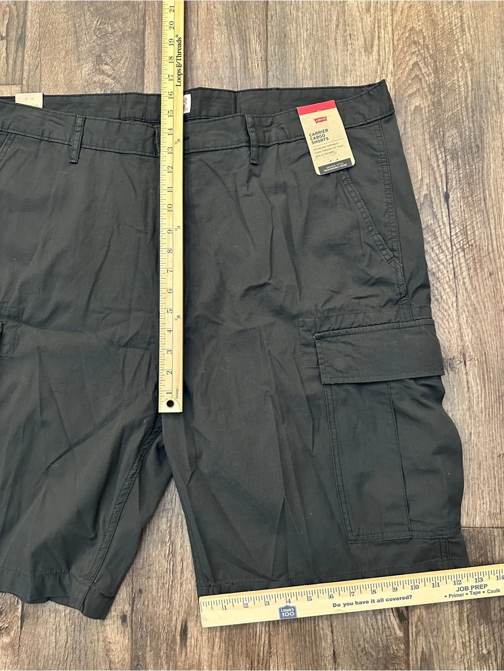 Levis Carrier Cargo 100% Cotton Shorts Men’s Size 44 Dark Gray